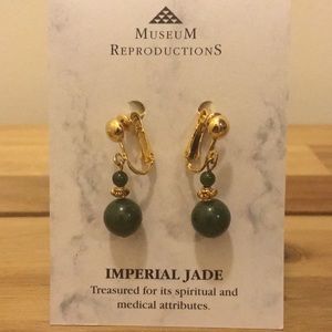 Imperial jade clip on earrings Smithsonian NWOT